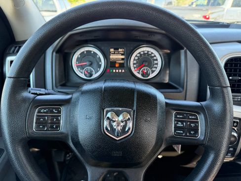 Used 2019 RAM 1500 Classic SLT image 28