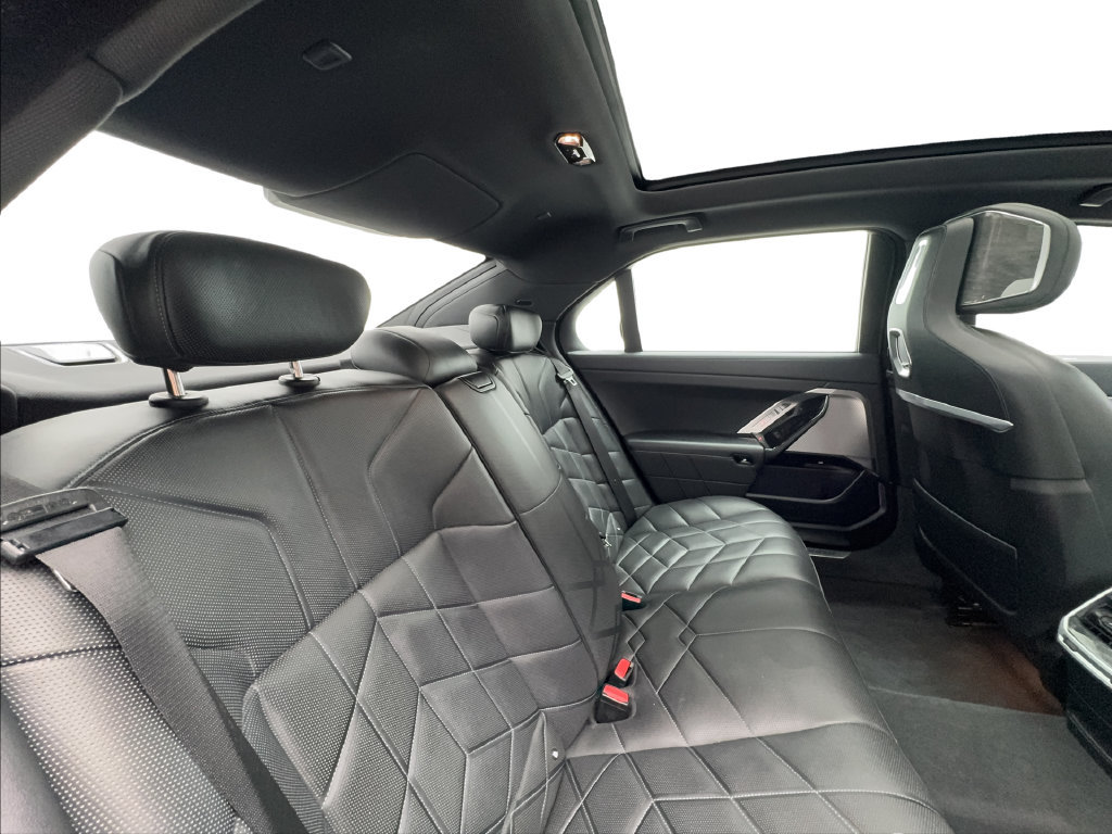 Used 2024 BMW 740i RWD image 30