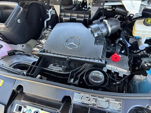 Used 2025 Mercedes-Benz Sprinter 2500 image 31