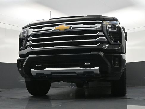 Used 2024 Chevrolet Silverado 2500 High Country w/ High Country Premium Package AWD/4WD image 32