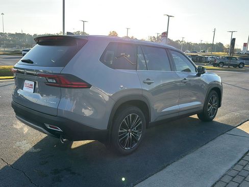 New 2026 Toyota Grand Highlander MAX Platinum image 5