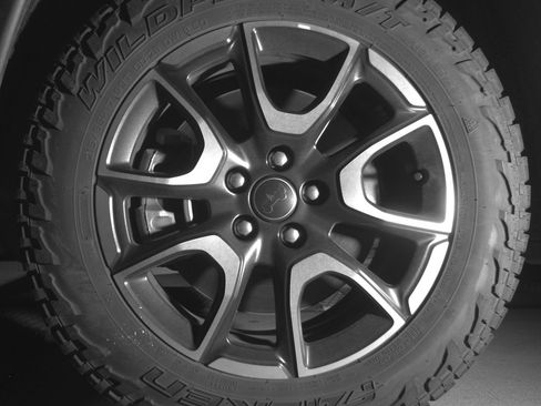 Used 2025 Jeep Compass Trailhawk w/ Trailer Tow Group image 12