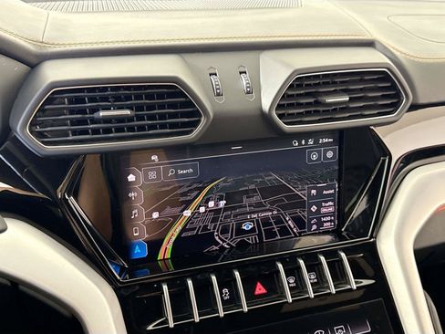 Used 2020 Lamborghini Urus AWD/4WD image 19