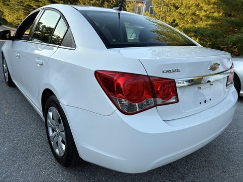Used 2012 Chevrolet Cruze LS w/ Connectivity Package FWD image 4