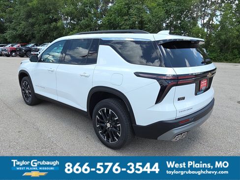 New 2026 Chevrolet Traverse LT w/ Sun and Wheel Package FWD image 6