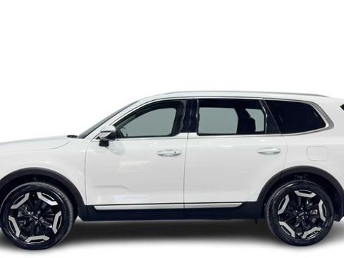 Used 2023 Kia Telluride S FWD image 1