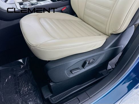 Used 2020 Ford Edge SEL w/ Convenience Package image 28