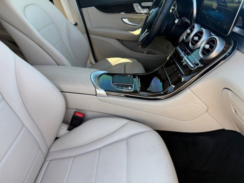 Used 2021 Mercedes-Benz GLC 300 GLC 300 image 29