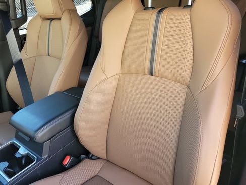 Used 2025 Toyota 4Runner Limited image 8