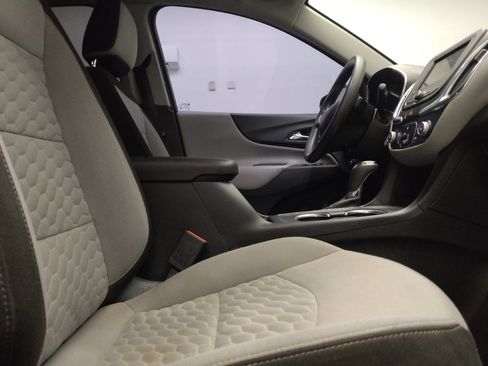 Used 2019 Chevrolet Equinox LS FWD image 21