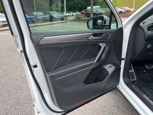 Used 2024 Volkswagen Tiguan SEL R-Line AWD/4WD image 5