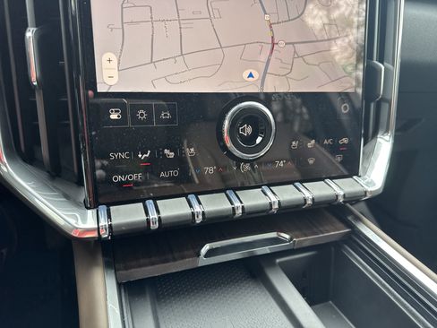 New 2026 GMC Acadia Denali Ultimate w/ LPO, Floor Liner Package image 17