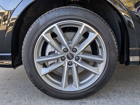 Used 2025 Audi Q3 2.0T Premium image 27