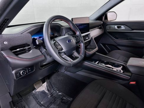 Used 2025 Ford Explorer ST-Line w/ Premium Package AWD/4WD image 9