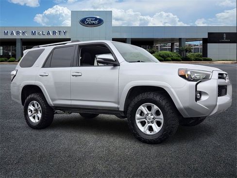 Used 2022 Toyota 4Runner SR5 Premium w/ Moonroof Package image 2