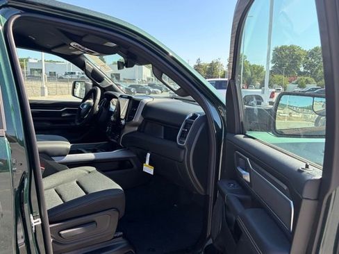 New 2026 RAM 1500 4x4 Crew Cab image 25