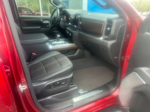 Used 2024 Chevrolet Silverado 1500 High Country w/ Technology Package image 6