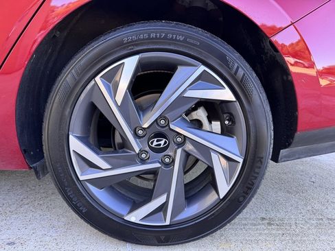 Certified 2025 Hyundai Elantra Sport image 23