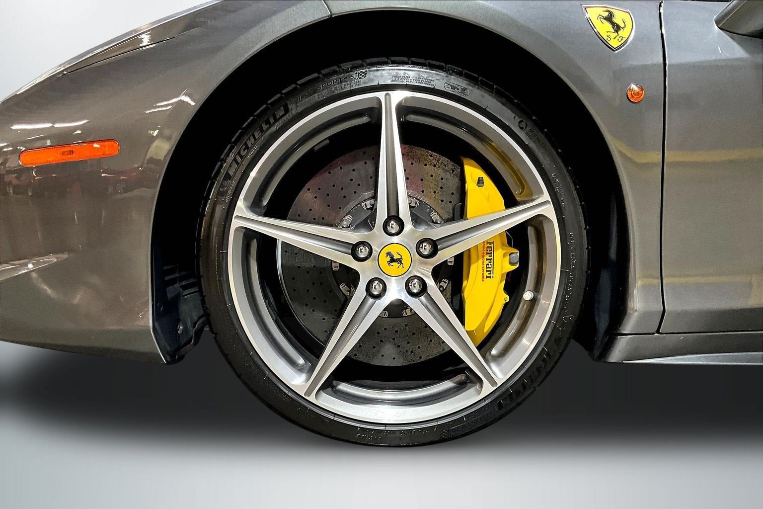 Used 2014 Ferrari 458 Italia Coupe RWD image 28