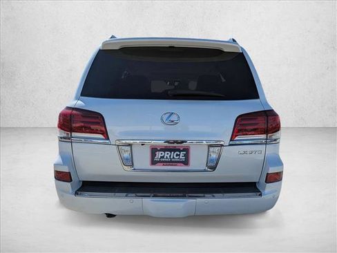 Used 2015 Lexus LX 570 image 7
