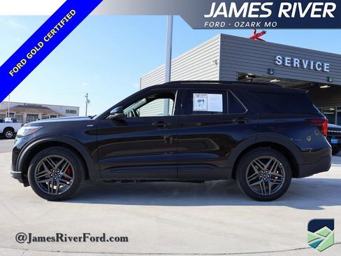 Certified 2025 Ford Explorer ST-Line w/ ST-Line Street Pack image 2