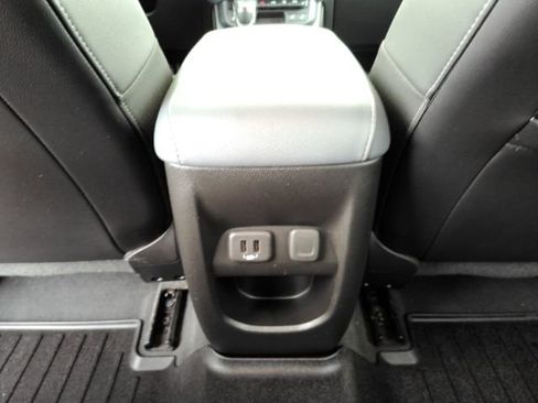 Used 2022 Chevrolet Colorado Z71 AWD/4WD image 24