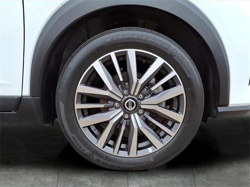 Used 2021 Nissan Kicks SV image 9