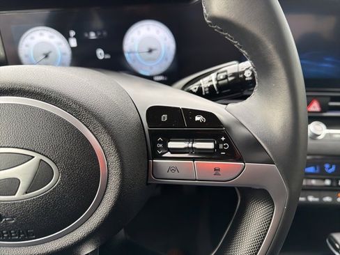 Certified 2024 Hyundai Elantra SEL w/ Convenience Package image 19