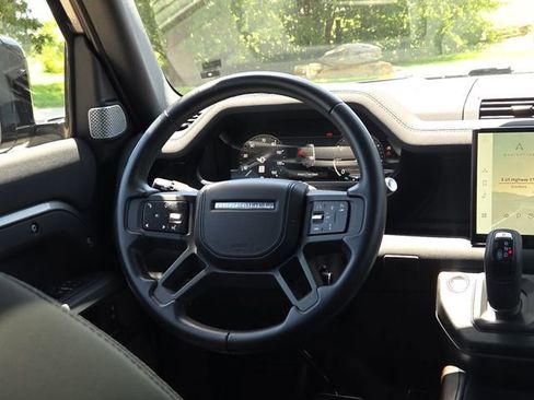 Used 2023 Land Rover Defender 130 X AWD/4WD image 12