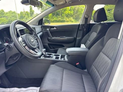 Used 2020 Kia Sportage LX AWD/4WD image 16