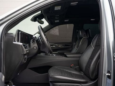 Used 2023 Cadillac Escalade V AWD/4WD image 17
