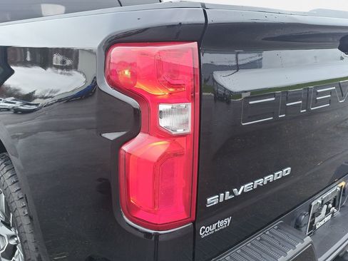 Used 2023 Chevrolet Silverado 1500 RST w/ Z71 Off-Road Package image 33