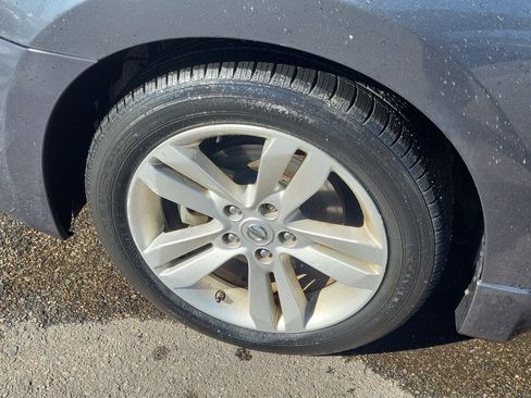 Used 2010 Nissan Altima 3.5 SR w/ Premium Pkg image 10