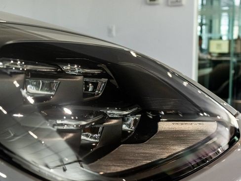 Certified 2025 Porsche Cayenne AWD/4WD image 12