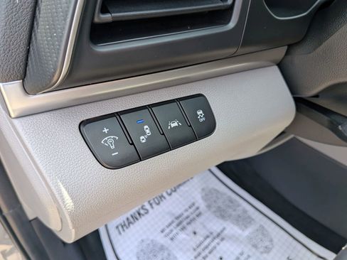 Used 2020 Hyundai Elantra SEL w/ Winter Weather Package FWD image 33