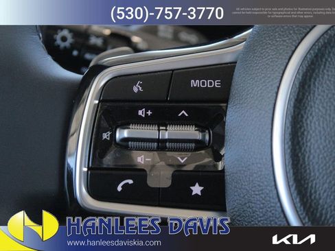 New 2025 Kia Carnival SX image 35