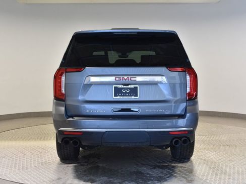 Used 2021 GMC Yukon Denali w/ Denali Premium Package image 4