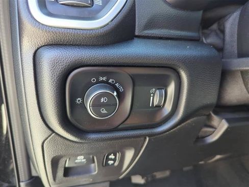 Used 2020 RAM 1500 Big Horn AWD/4WD image 24
