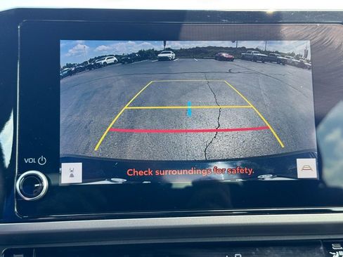 Used 2025 Toyota Camry SE FWD image 23