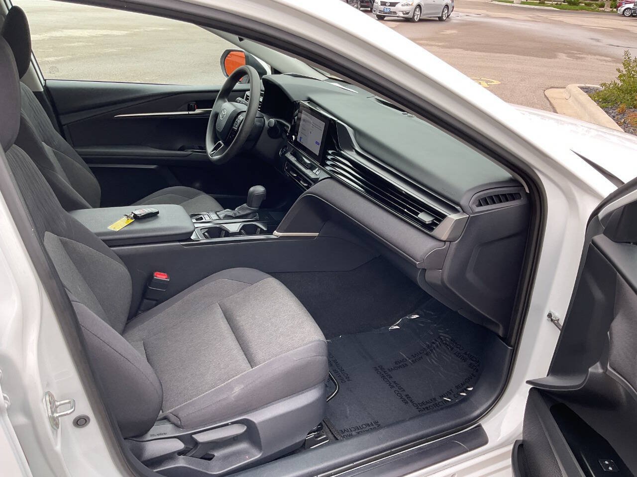 Used 2025 Toyota Camry LE FWD image 44