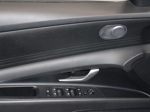 Used 2025 Hyundai Elantra SE FWD image 22