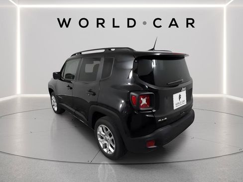 Used 2018 Jeep Renegade Latitude w/ Safety & Security Group AWD/4WD image 5