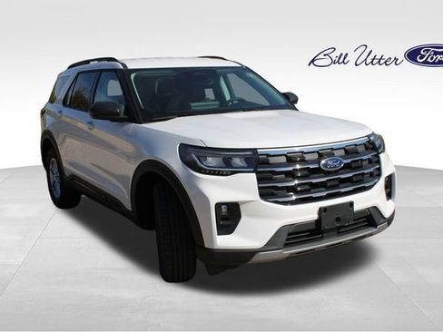 New 2026 Ford Explorer Active w/ Active Comfort Package image 2