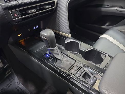 Certified 2025 Toyota Camry SE w/ Convenience Package image 20