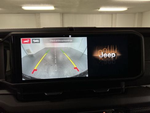 Used 2025 Jeep Wrangler Rubicon w/ Safety Group AWD/4WD image 15