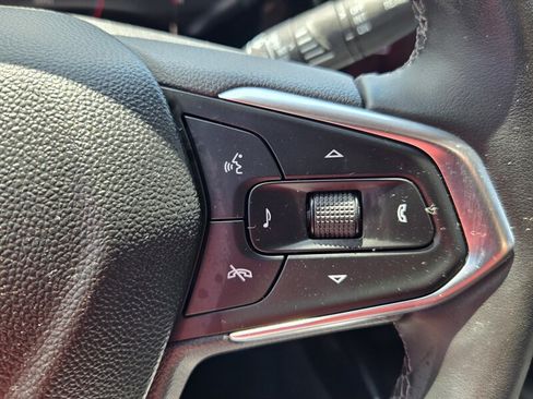 Used 2024 Chevrolet Trax LT w/ Sunroof Package FWD image 15