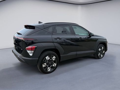 Used 2025 Hyundai Kona SEL image 5