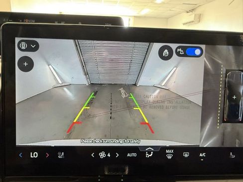 New 2025 Ford Expedition Active image 22