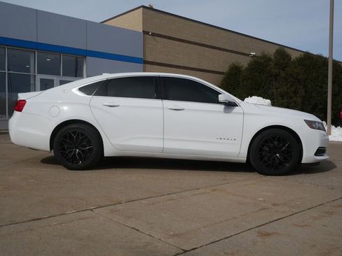 Used 2015 Chevrolet Impala LT w/ Convenience Package image 8