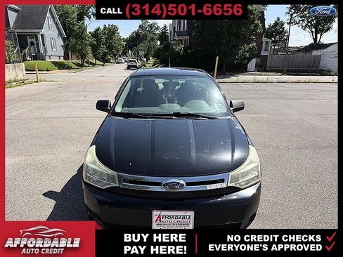 Used 2010 Ford Focus SE FWD image 5